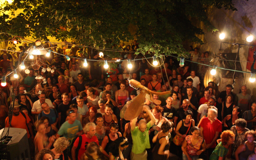 Apéros-concerts au Café Plùm