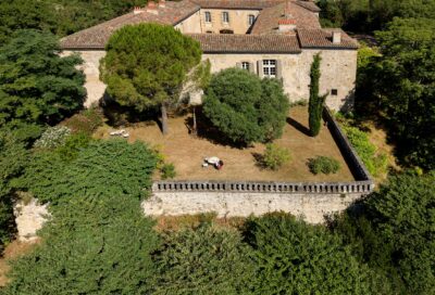 Le château et sa terrasse